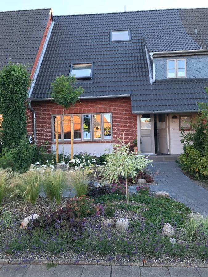 Ferienwohnung Huus Nord - Storm Husum  Exterior foto